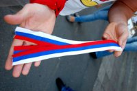 Активисты СОЦПРОФ и ТПР поздравили майкопчан с Днем России
